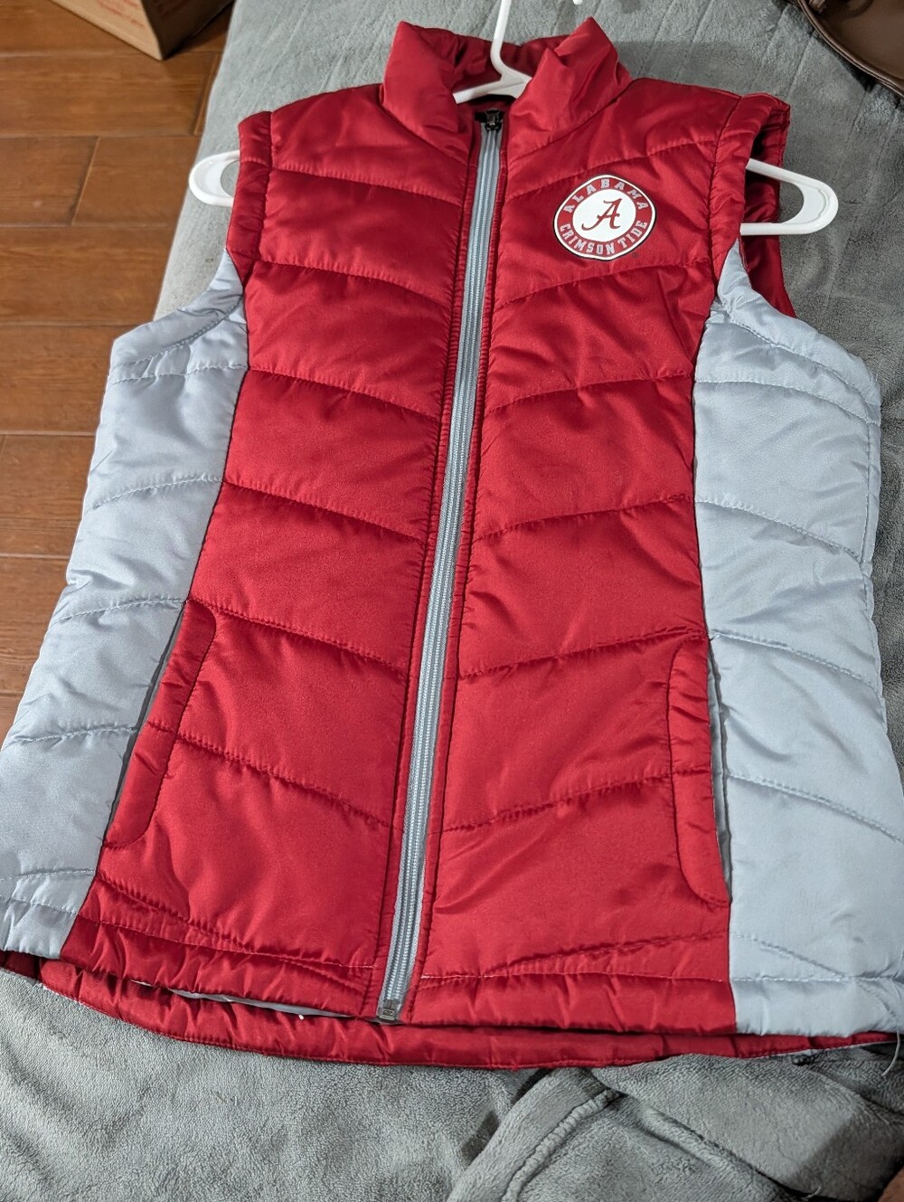 University of Alabama Crimson Tide G-III Sports Women's Puffer Vest Size M